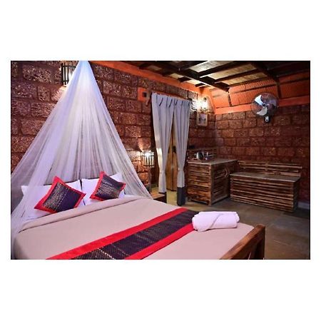 The Horse & Chariot Hotel Madikeri Luaran gambar