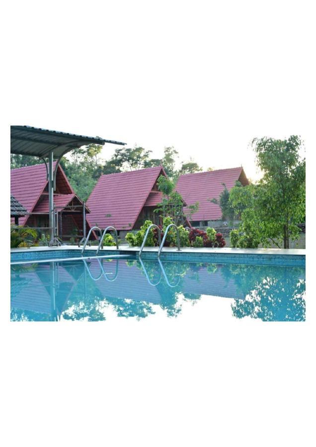 The Horse & Chariot Hotel Madikeri Luaran gambar