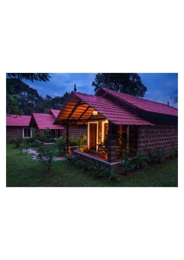 The Horse & Chariot Hotel Madikeri Luaran gambar