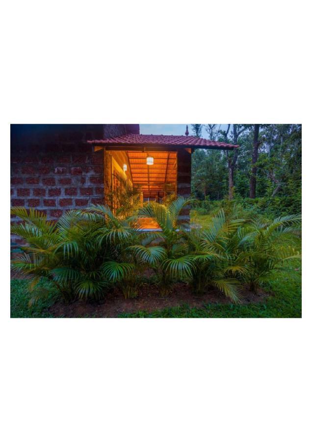 The Horse & Chariot Hotel Madikeri Luaran gambar
